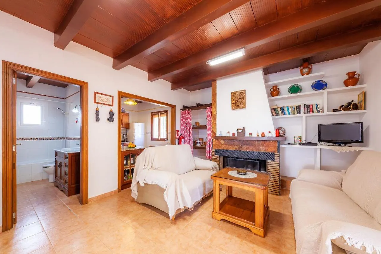 Дом отдыха Ses Salines Cottage With Private Pool And Barbecue